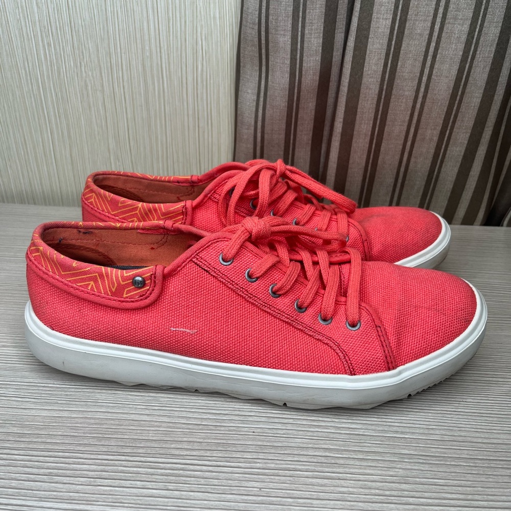 merrell shoes sneakers women size 9 textile upper hot coral great condition